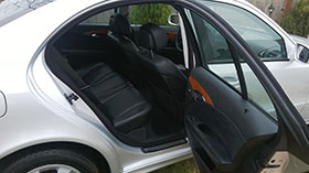 Mercedes E 200 bérlés hátsó ülés