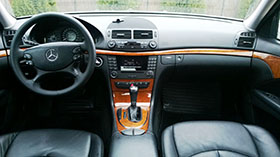 Mercedes E 200 bérlés sofőrülés