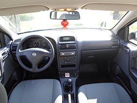 Opel Astra autókölcsönzés sofőrülés