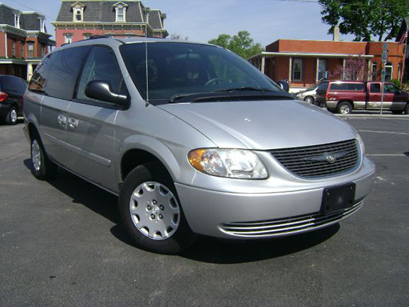 Kisbuszbérlés Chrysler Town Country