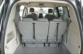 Kisbuszbérlés Dodge Grand Caravan Belső Tér