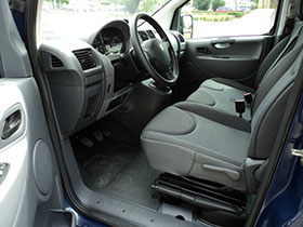 Kisbuszbérlés Peugeot Expert HDI Tepee Long Első Ülés