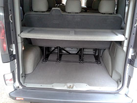 Renault Trafic kölcsönzés csomagtartó